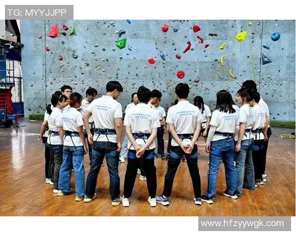 武汉攀岩队的运营揭秘:探索攀岩深度与团队发展的奥秘 武汉攀岩队的运营揭秘:探索攀岩深度与团队发展的奥秘